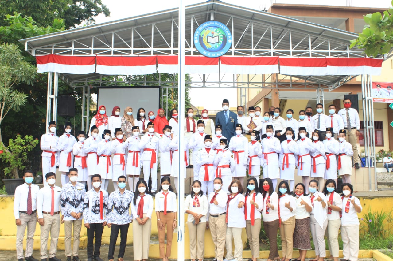 Peringat HUT RI ke 76 di SMK Gelora Jaya Nusantara Medan
